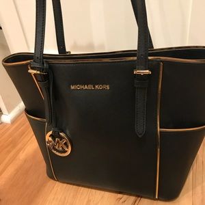 Michael Kors purse EUC